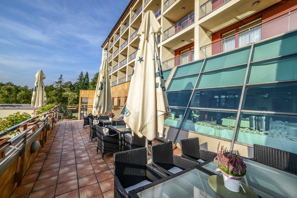 Hotel Belweder Ustron Luaran gambar The terrace of the restaurant
