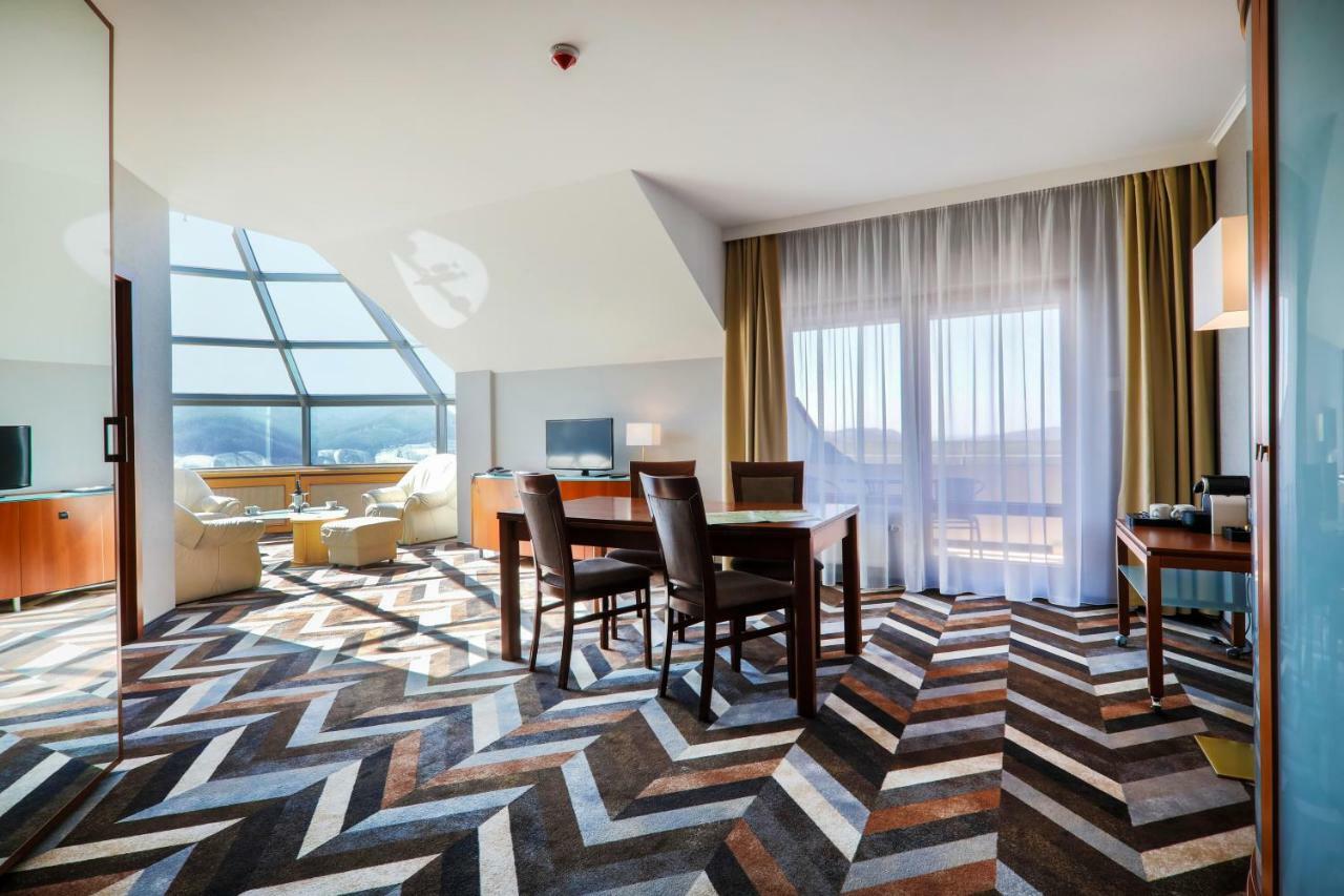 Hotel Belweder Ustron Luaran gambar Suite